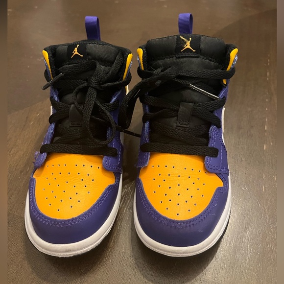 Toddler Air Jordans - Picture 7 of 12